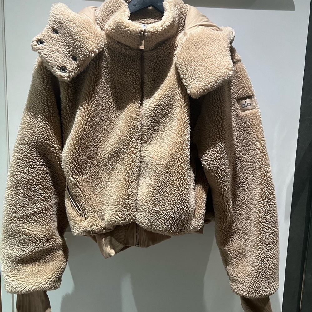 ALO Yoga Women's Tan Sherpa Jacket